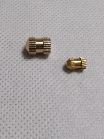 金字塔端型BRAs嵌入式Nut