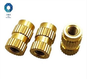 直线KnurlingMolded-inBras插入Nut
